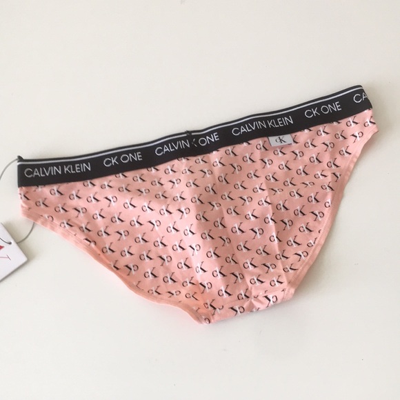 Calvin Klein CK One Bikini Brief Size Medium - Picture 2 of 15
